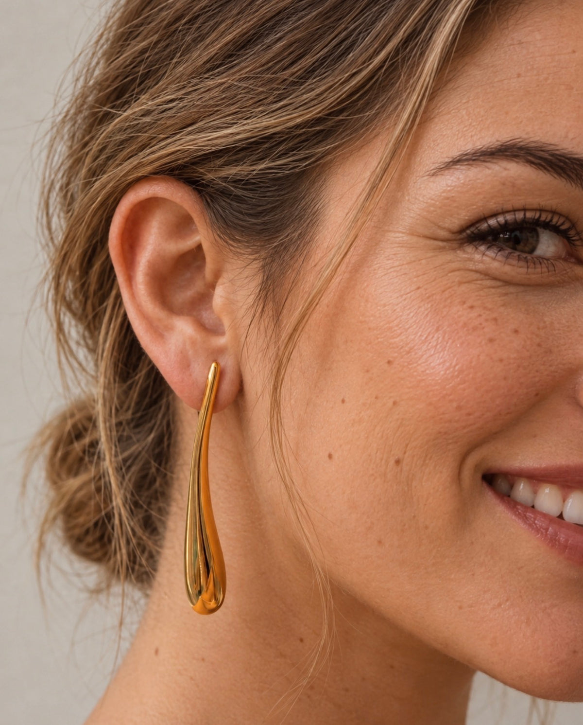 TEARDROP EARRINGS