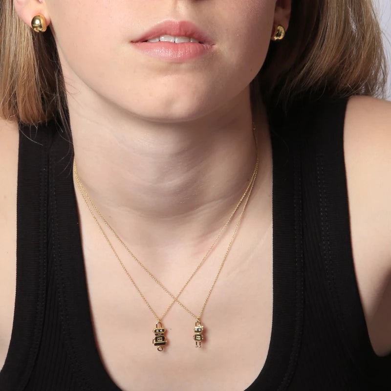 COLLAR MUÑEQUITO